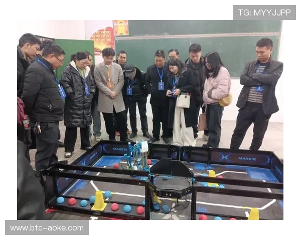 俱乐部青年队教练指导，人才培养瞬间